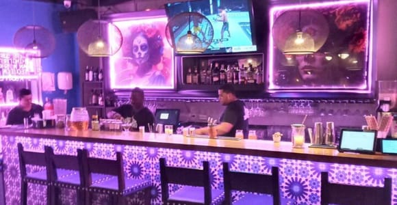 Punta Cana: Guided Bar Hopping Tour with Rum Shot