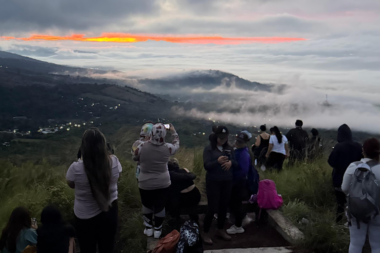 Santa Ana: wędrówka po wulkanie San Marcelino z lokalnym przewodnikiem.