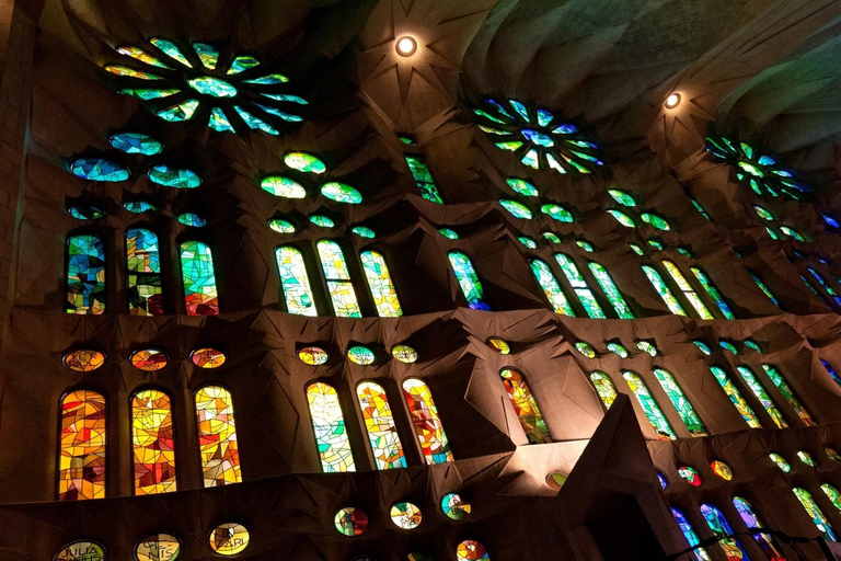 Barcelona: Family Friendly Tour of Sagrada Familia