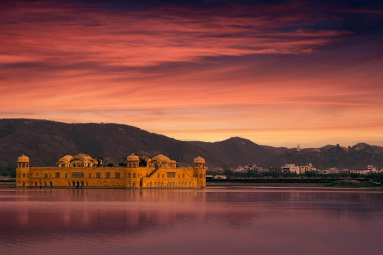 Jaipur: Heritage Walk and Photography Tour with Chai