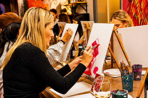 Rome: Afternoon Paint and Sip Experience in Piazza Navona
