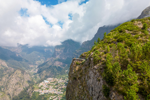 Do Funchal - Nun's Valley Tuk Tuk Tour (2h30) Do Funchal - Nun's Valley Tuk Tuk Tour