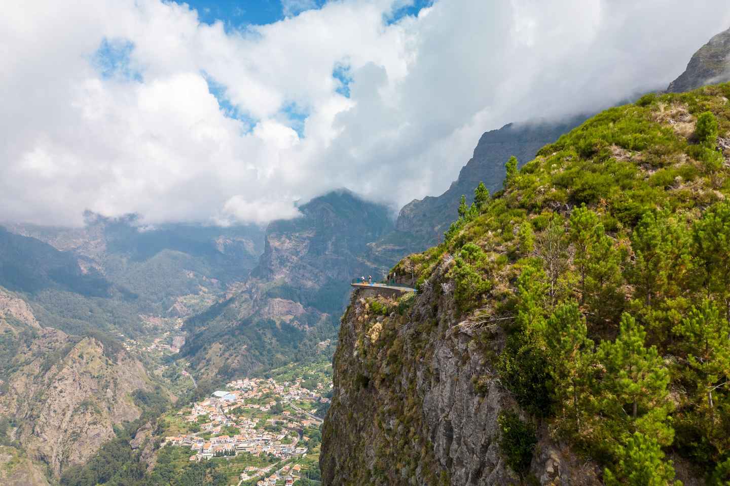 Do Funchal - Nun's Valley Tuk Tuk Tour (2h30)