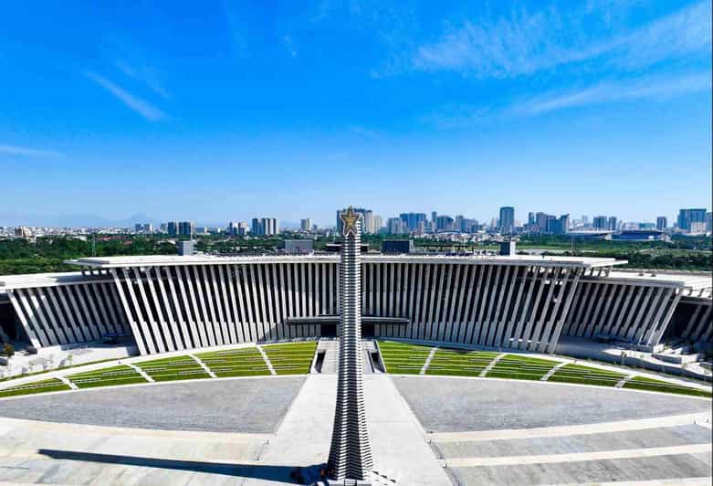 Hanoi: Vietnam Military History Museum & Landmarks Tour