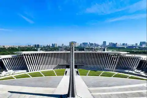 Hanoi: Vietnam Military History Museum & Landmarks Tour