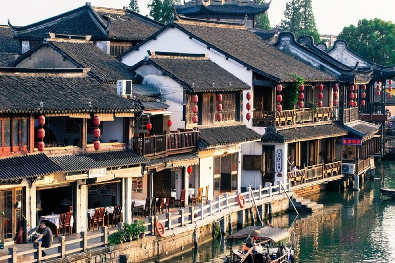 Twilight Zhujiajiao: Scenery, Sunset, and Lantern Lights