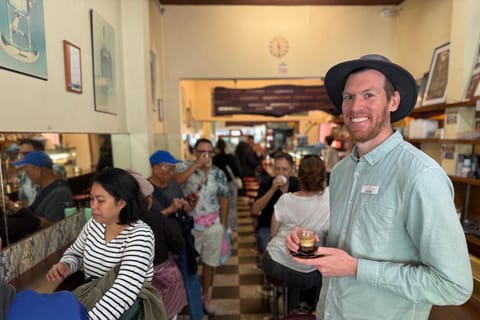 Melbourne Morning Tour: Queen Victoria Market, Trams, Coffee