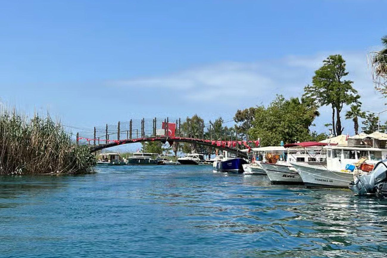 Marmaris: Akyaka Boat Tour with Swimming and Lunch