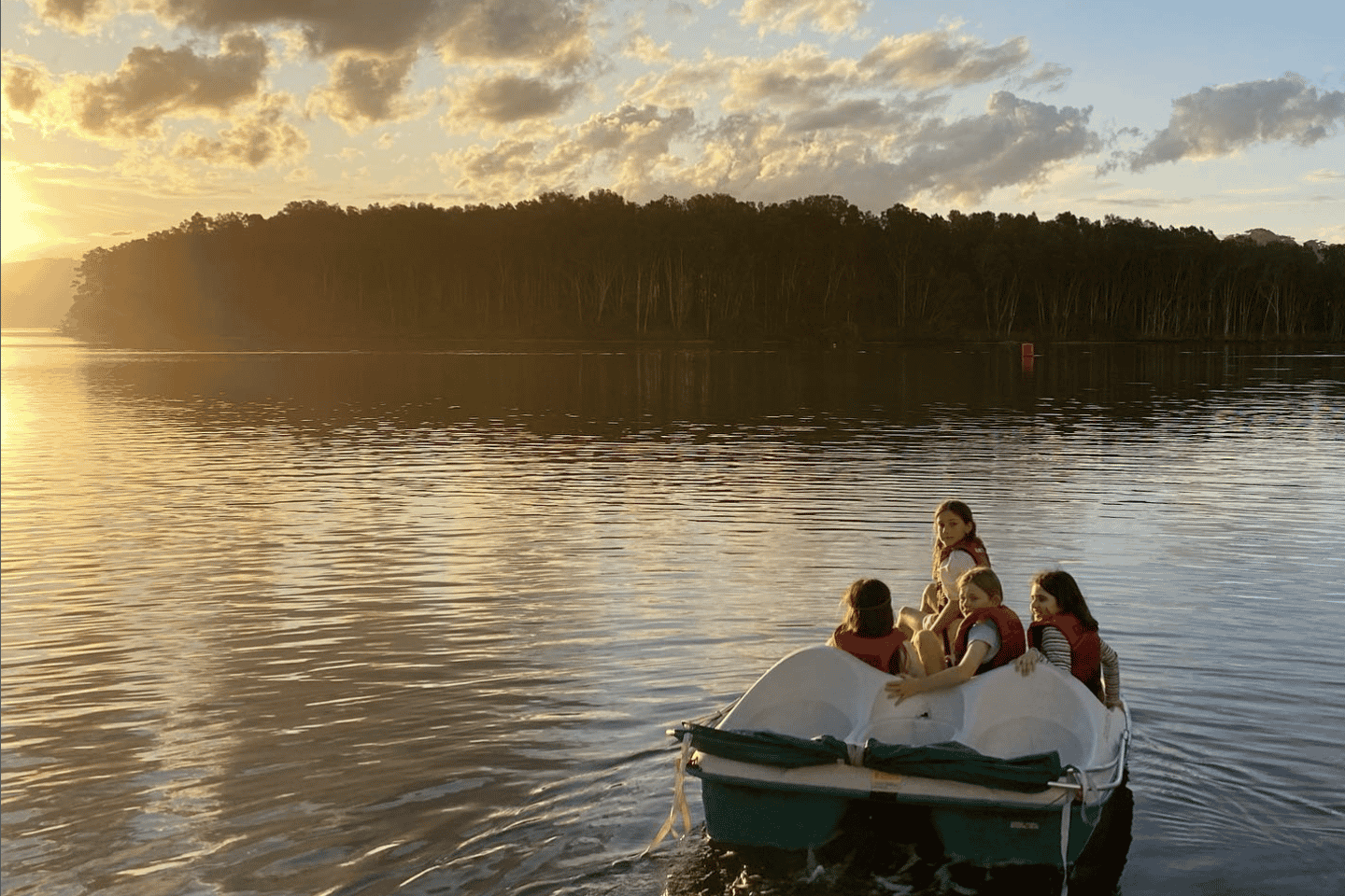 Sydney: Self-Guide Tour in Narrabeen with Kayak Hire - 1 Hour Single Kayak Hire