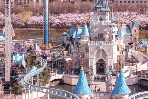 Seoul: Lotte World 1 Day Pass & Magic Pass 3