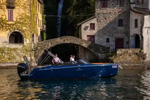 Lago si Como: Crociera di lusso e aperitivo