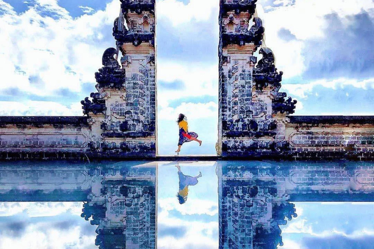 Exclusive Bali: Heaven's Gate, Tirta Gangga & Epic Swing