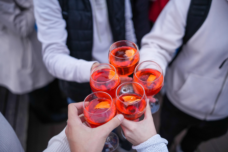 Budapest: Unlimited Prosecco Sightseeing Cruise Unlimited Prosecco and Aperitivo Spritz Crusie