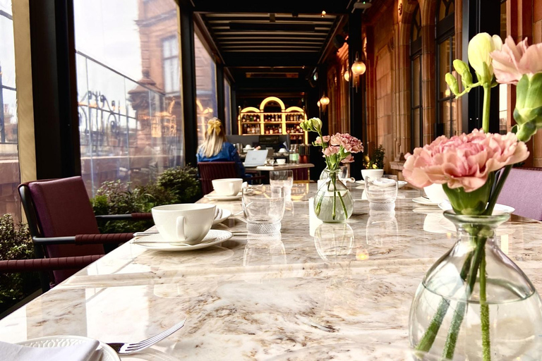 London Vintage Bus Tour and Cream Tea at Harrods