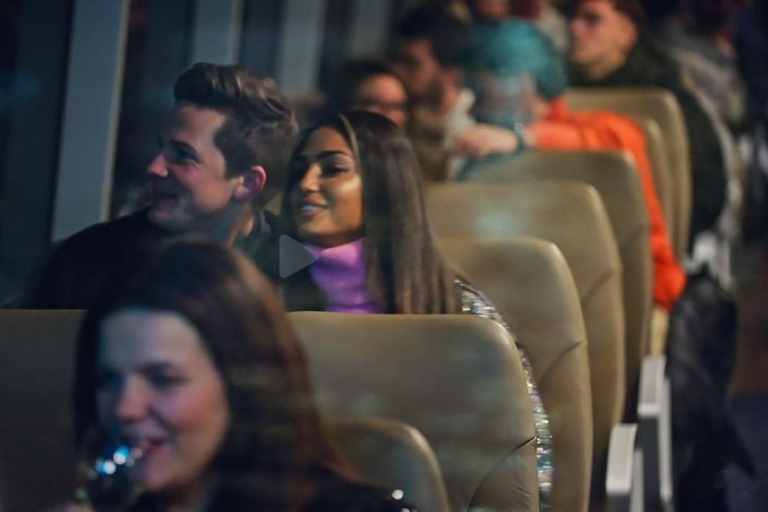 夜幕下的伦敦：灯火辉煌的大河官方游船之旅