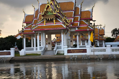 Au départ d&#039;Ayutthaya : tour en bateau d&#039;une heure pour découvrir le patrimoine d&#039;AyutthayaAu départ de Bangkok : visite de la ville de Bangkok l&#039;après-midi