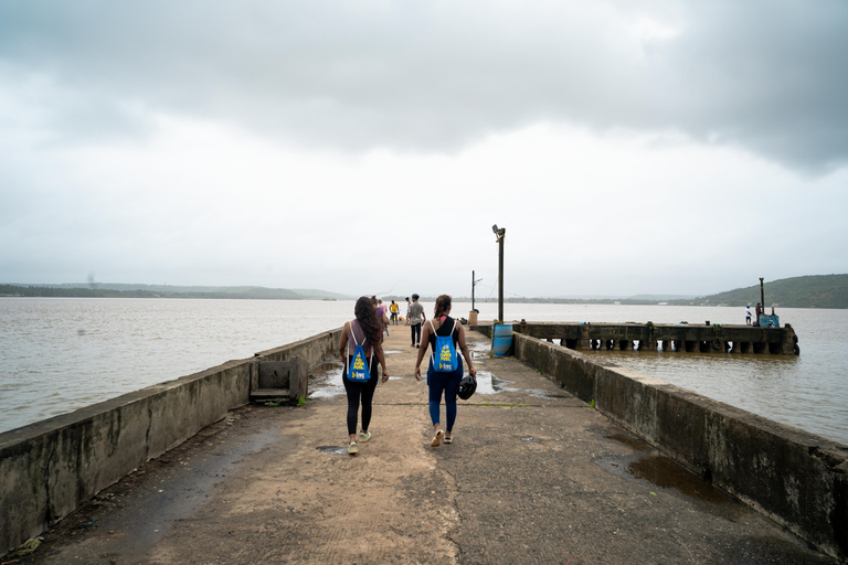 Goa: Vagator Village E-Bike Tour with Chapora Fort Sunset