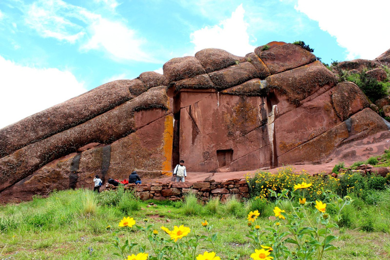 Puno: Chucuito, Aramu Muru, and Juli Tour with Show