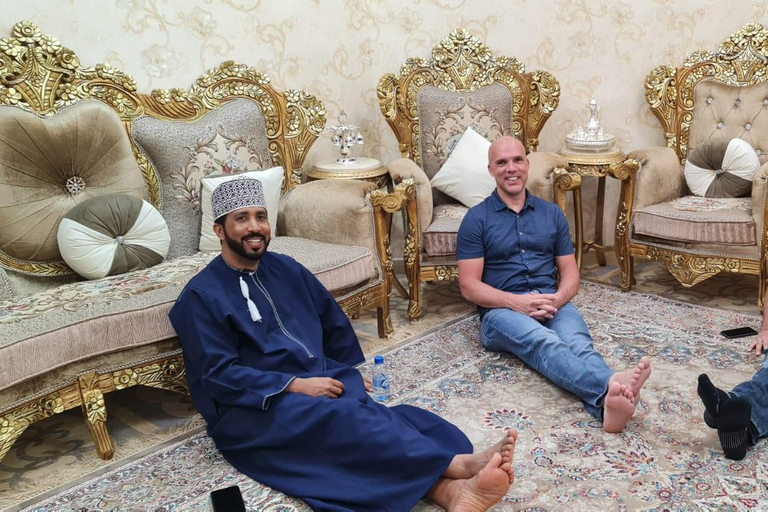 Omani Hospitality: Authentic Family Dinner Experience