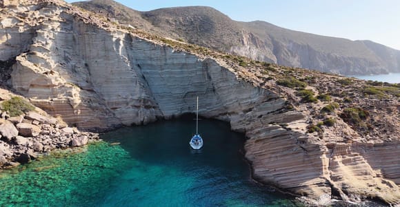 Paros Antiparos: Full-Day Boat Tour with Lunch & Drinks
