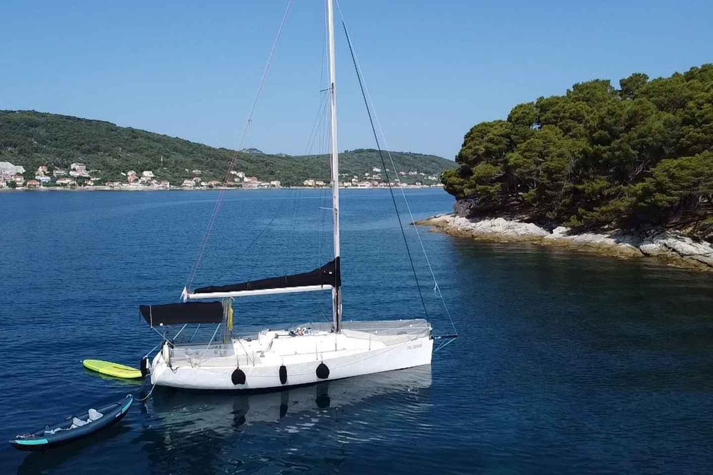Zadar: Island cruise with drinks, snorkeling and kayaking