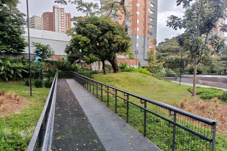 Medellín: Pablo Escobar Tour with Souvenir, Your Best Experience Medellín: Pablo Escobar Tour with a souvenir, your best experience