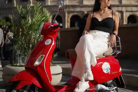 Rom: Byrundvisning i Vespa med Aperol Spritz