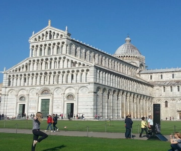 From Livorno: Guided Day Trip to Florence and Pisa by Bus