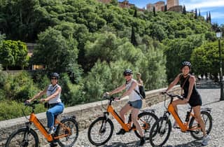 Granada Highlights mit dem E-Bike: Albaicín & Sacromonte