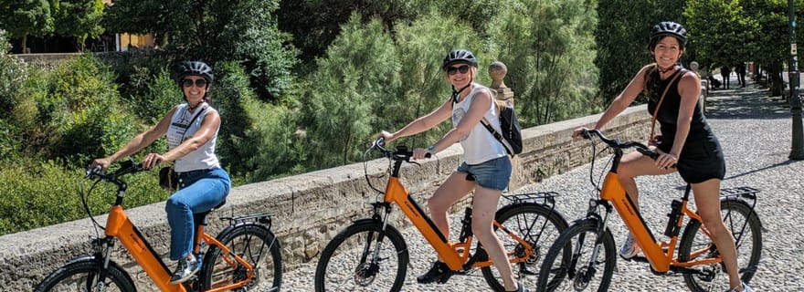 Les temps forts de Grenade à vélo électrique : Albaicín et Sacromonte