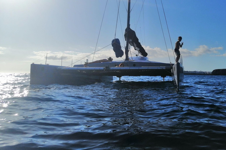 Sailing tour to Papagayo beach.