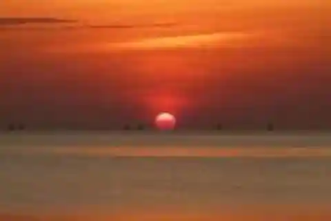 Crucero al atardecer en la playa de Kendwa