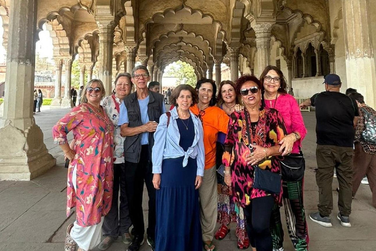 From Delhi: Taj Mahal Day Trip by AC Car with 5-Star Lunch All-Inclusive Tour: AC Car, Guide, 5-Star Meal & Tickets