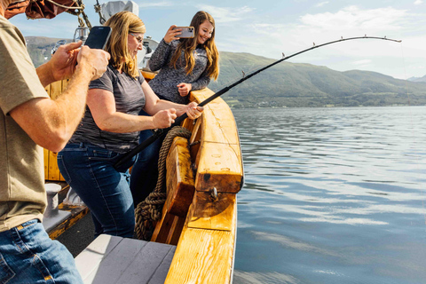 Tromsø: Evening Fishing Cruise with Hermes II