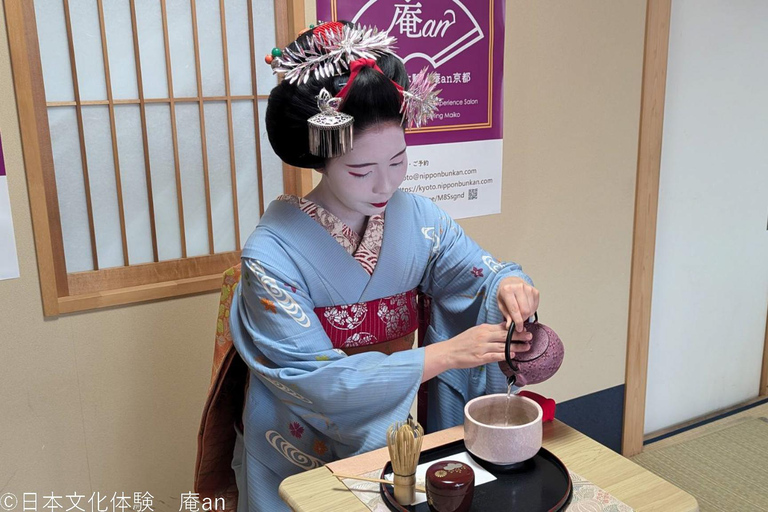 Kyoto, Japan Maiko teceremoni med japanska sötsaker och MatchaTeceremoni med Maiko (med japanska sötsaker och Matcha)