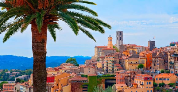 From Nice or Cannes: Private Guided Tour to Grasse & St-Paul