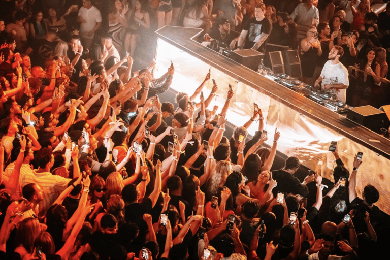 Las Vegas: VIP Club Crawl with Games, Open Bar & Party Bus