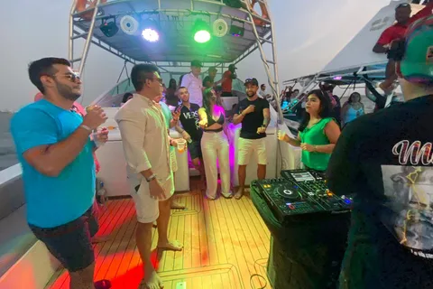 Cartagena : Coucher de soleil ou plan de nuit sur la baie avec Open Bar !