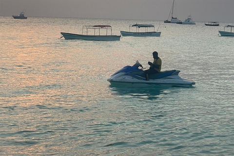 Zanzibar water sports happy hour: jet ski -soufa-kaiak