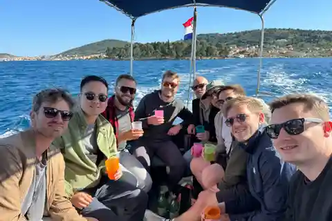 Zadar: Urokliwy rejs wzdłuż wybrzeża 4 godz. Przygoda drewnianą łodzią