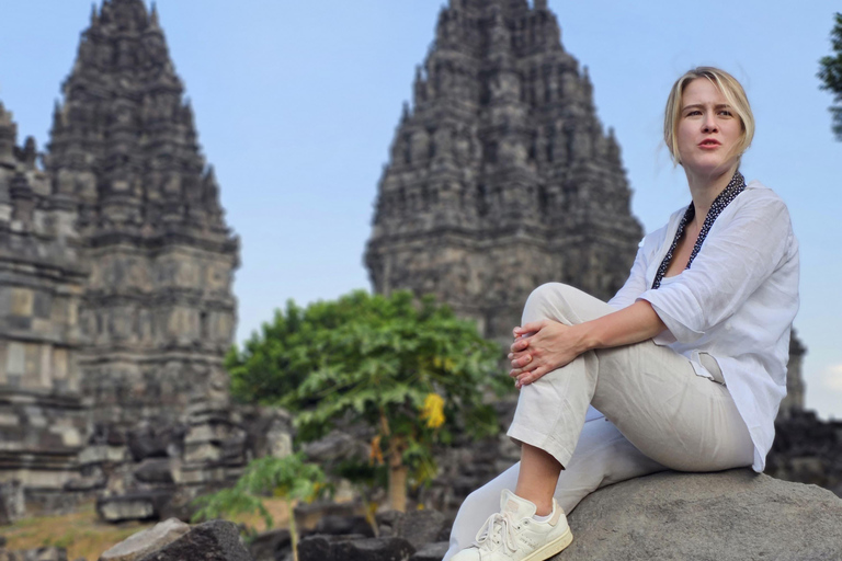 Tour all'alba a Yogyakarta: salita garantita a BorobudurTour all'alba a Yogyakarta: salita alle colline di Borobudur e Prambanan