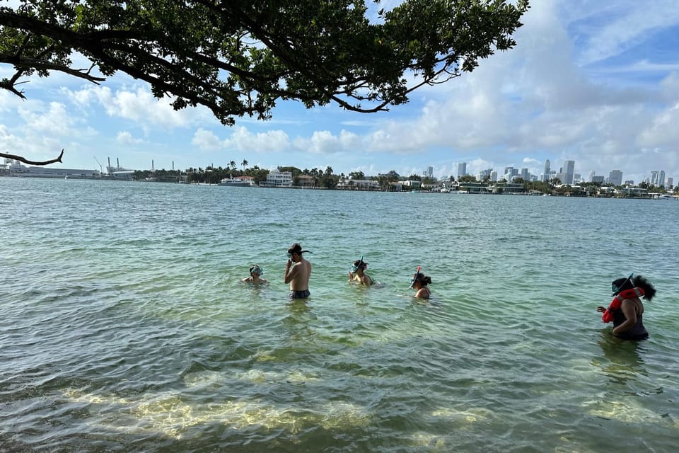 Miami Excursión en barco para hacer snorkel en una isla aislada de la