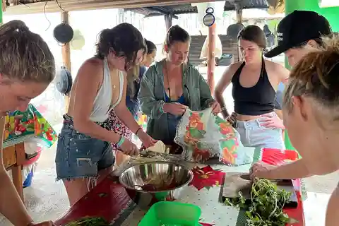 El Paredon: Traditional Cooking Class with a Local Family