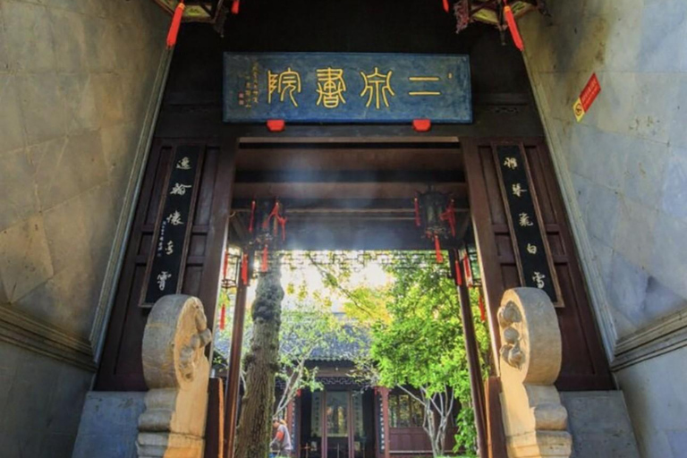 Shanghai: Huishan Ancient Town & Tai Lake Private Day Trip