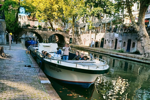 Utrecht: Open Boat Canal Cruise with Drink