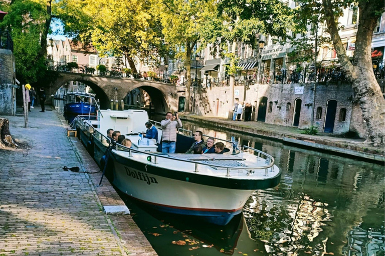 Utrecht: Open Boat Canal Cruise with Drink