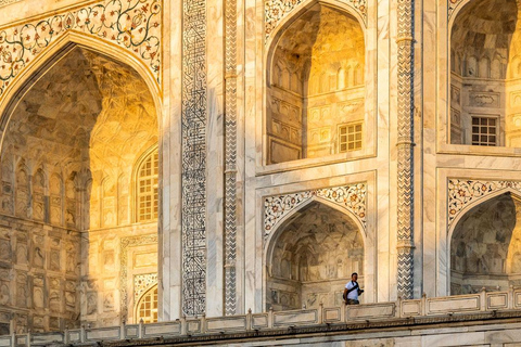 Von Delhi: Taj Mahal &amp; Agra Tour mit dem ExpresszugZug 2. Klasse mit Wagen und Reiseführer