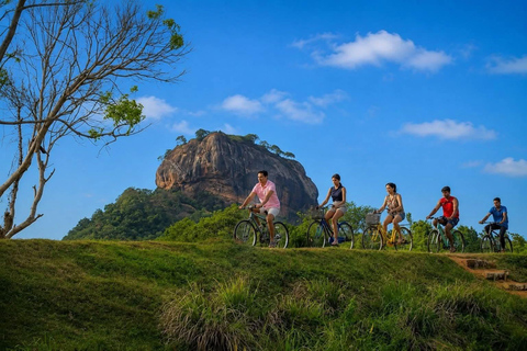 Sigiriya: Guided Village Bike Tour with Sigiriya Rock Views