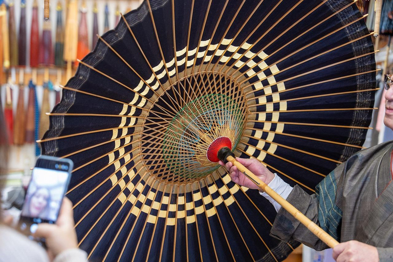 Kanazawa: Samurai and Geisha Culture Walking Tour with Lunch