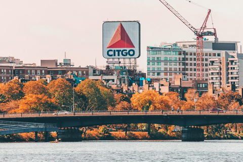 Boston: Charles River Fall Foliage Sightseeing Cruise